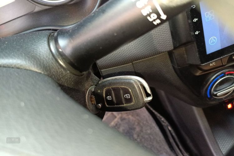 Hyundai Reina 2019 car image #10