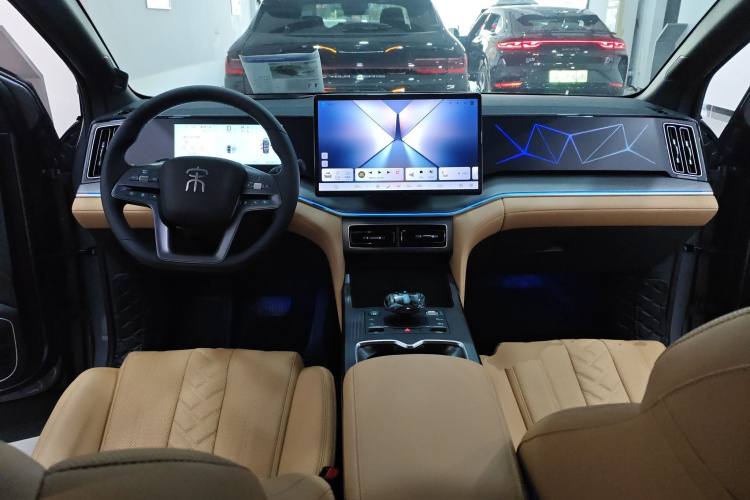 BYD SongL DM-i 2025 car image #10