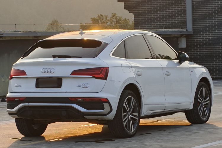 Audi Q5L Sportback 2021 #10 Audi Q5L Sportback 2021 immagine di auto #10