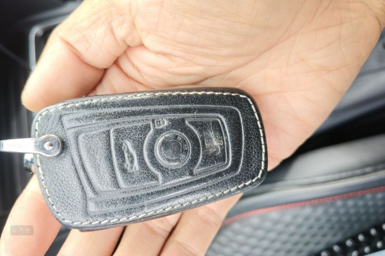 BMW 3 Series 2018 #10 BMW 3 Series 2018 car image #10