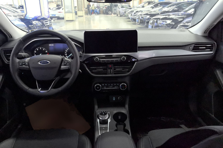 Ford Focus Active 2020 car image #10