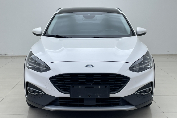 Ford Focus Active 2020 #10 Ford Focus Active 2020 صورة سيارة #10