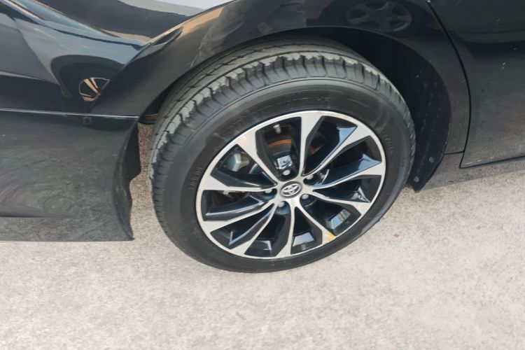 Toyota Avalon 2023 car image #10