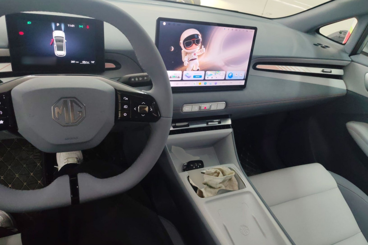 MG 4 EV 2025 immagine di auto #10