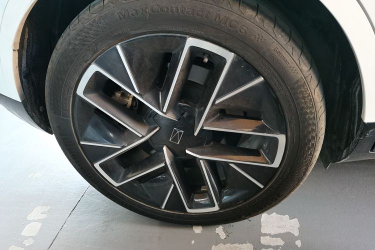 Avatr 11 2023 #10 Avatr 11 2023 car image #10