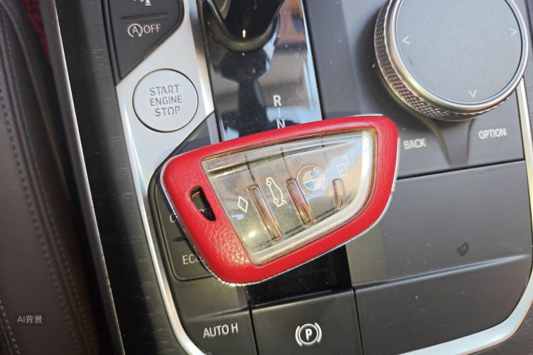 BMW 3 Series 2020 car image #10