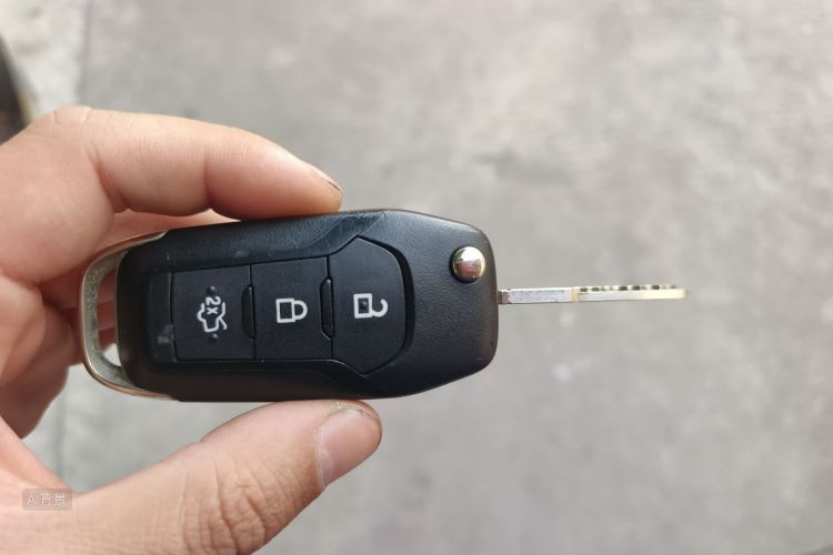 Ford Everest 2016 immagine di auto #10