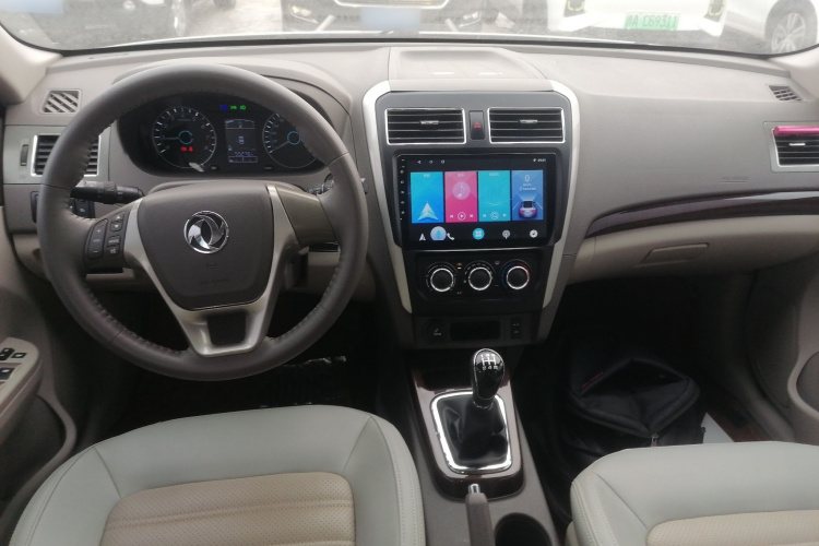 Forthing JOYEAR S50 2016 #10 Forthing JOYEAR S50 2016 car image #10