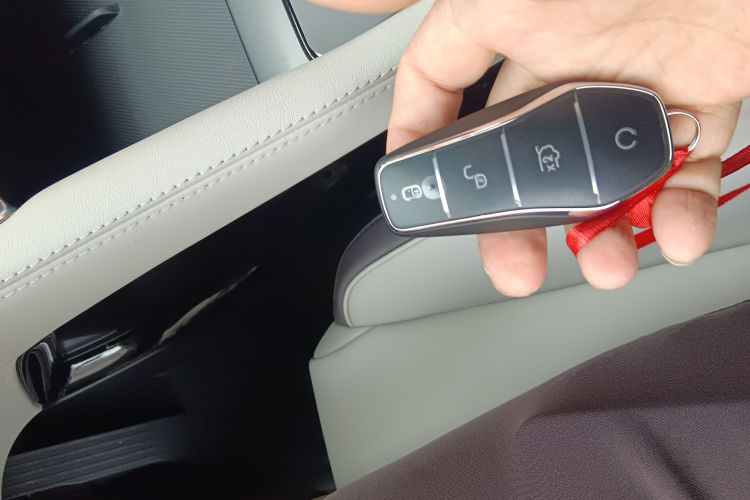 BYD Song Plus New Energy 2025 #10 BYD Song Plus New Energy 2025 car image #10