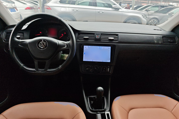 Santana 2019 car image #10