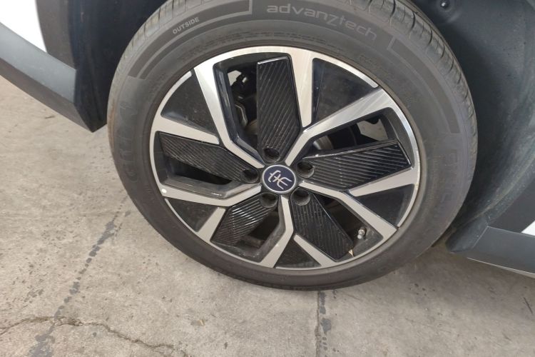 BYD SongL DM-i 2025 car image #10