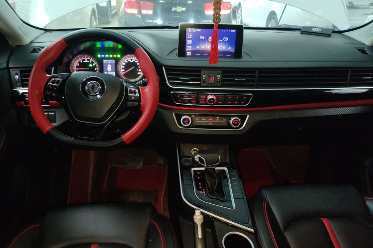 Forthing JOYEAR X5 2017 صورة سيارة #10