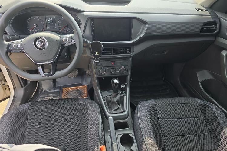 Volkswagen T-Cross 2020 car image #10