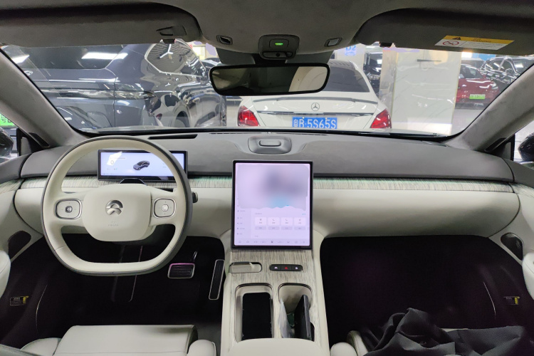 NIO ET7 2023 car image #10