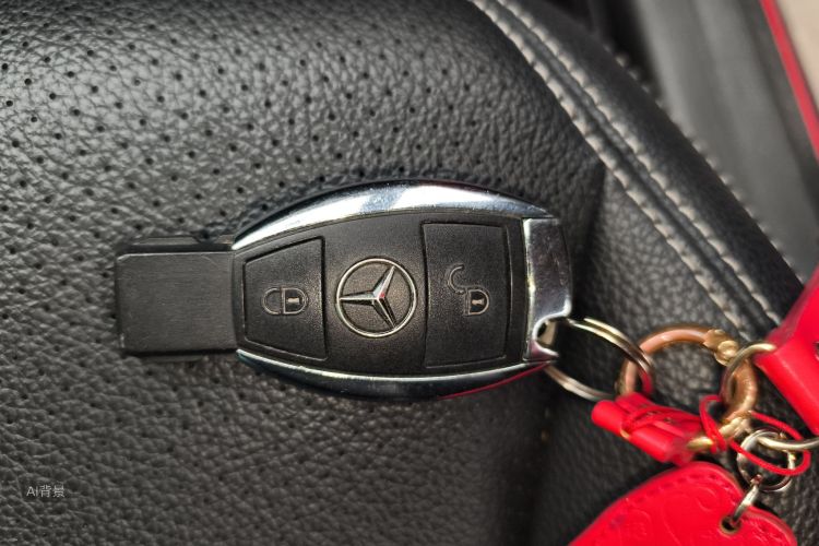 Mercedes-Benz GLA Class 2015 car image #10