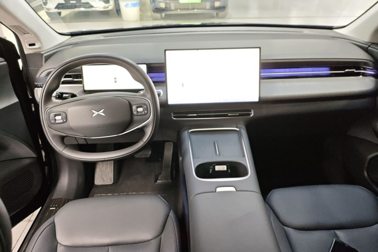 Xpeng G6 2025 صورة سيارة #10