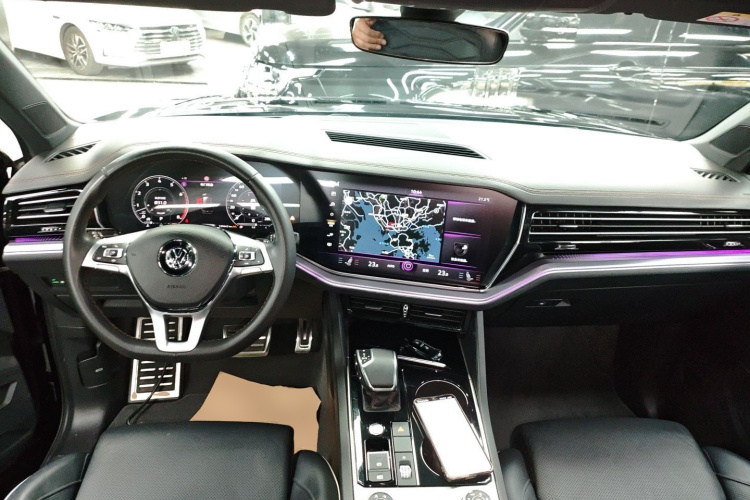 Volkswagen Touareg 2020 car image #10