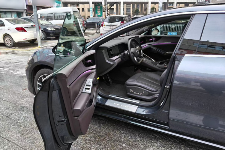 Denza Z9 2024 #10 Denza Z9 2024 car image #10