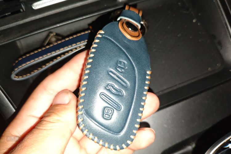 Roewe RX5 New Energy 2022 изображение автомобиля #10