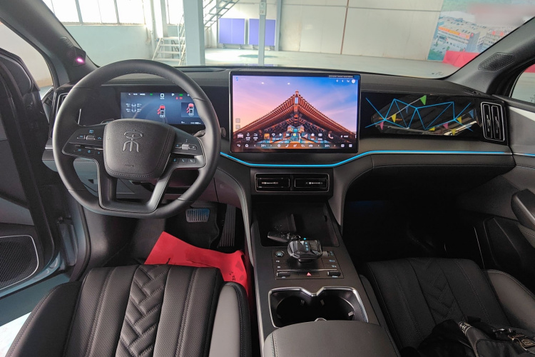 BYD SongL DM-i 2025 car image #10
