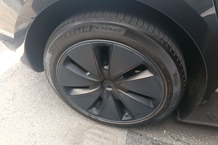 Tesla Model 3 2024 immagine di auto #10