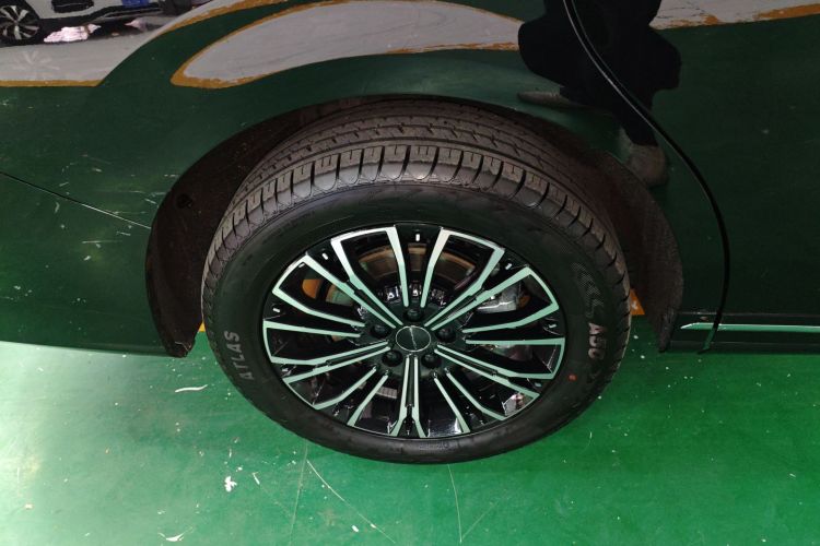 Forthing V9 2025 car image #10