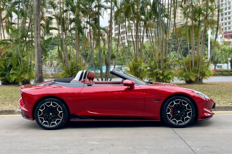 MG Cyberster 2023 car image #10