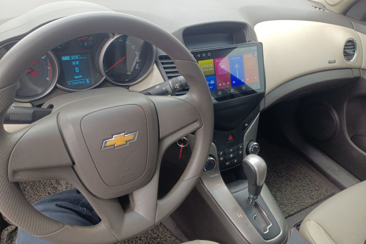 Chevrolet Cruze 2015 immagine di auto #10