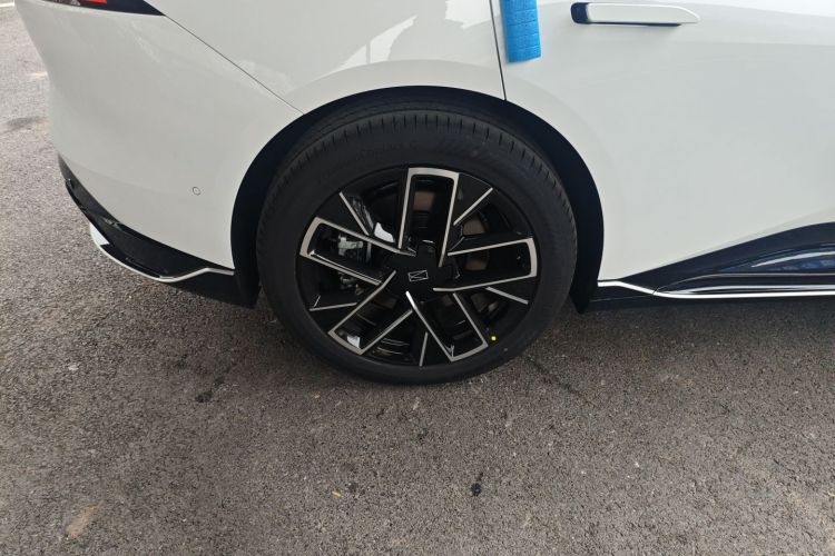 Avatr 06 2025 #10 Avatr 06 2025 car image #10