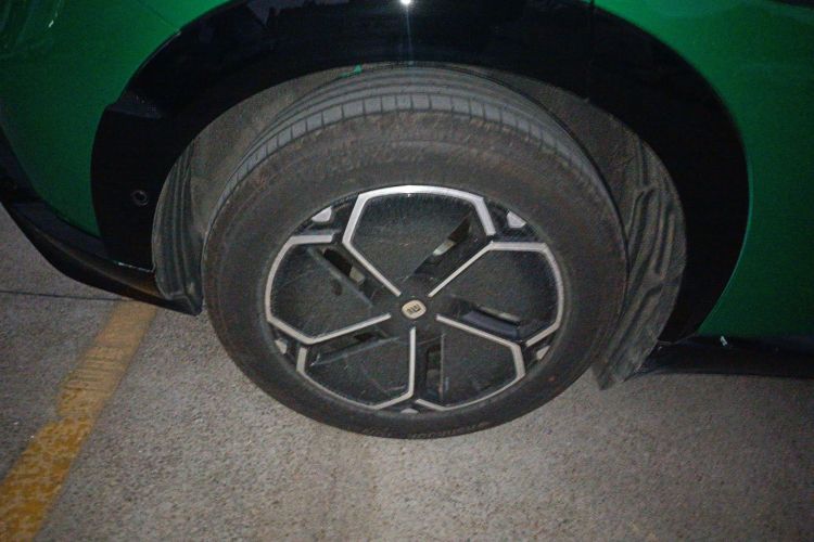 MI YU7 2025 car image #10