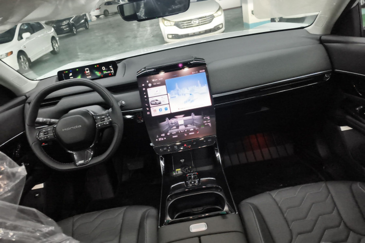 Honda S7 2025 car image #10