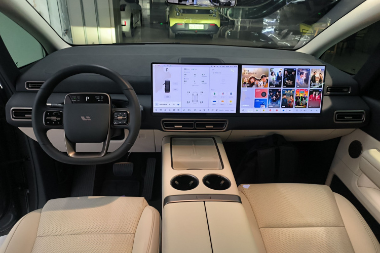 理想汽车 理想MEGA 2025 汽车图片 #10