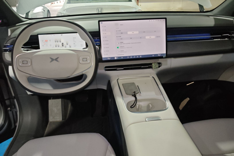 Xpeng G6 2025 صورة سيارة #10