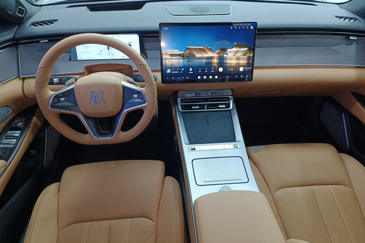 BYD HanL 2025 car image #10