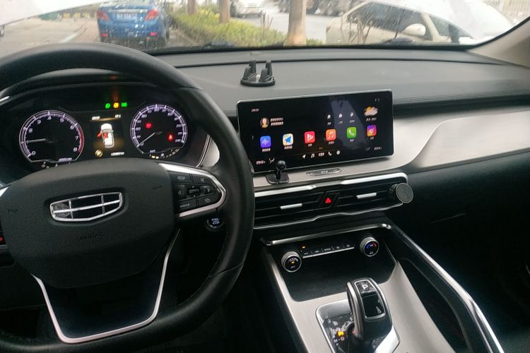GEELY Coolray 2019 car image #10