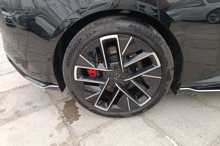 Avatr 12 2024 car image #10