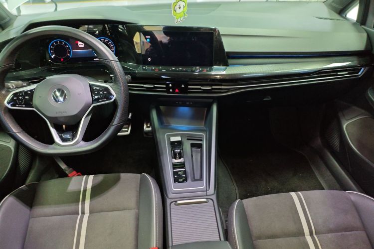 Volkswagen Golf 2022 car image #10
