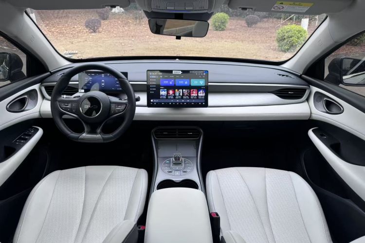 BYD Seal 05 DM-i 2025 #10 BYD Seal 05 DM-i 2025 car image #10