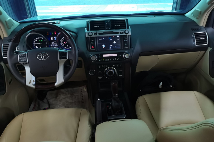 Toyota Land Cruiser Prado 2017 #10 Toyota Land Cruiser Prado 2017 car image #10