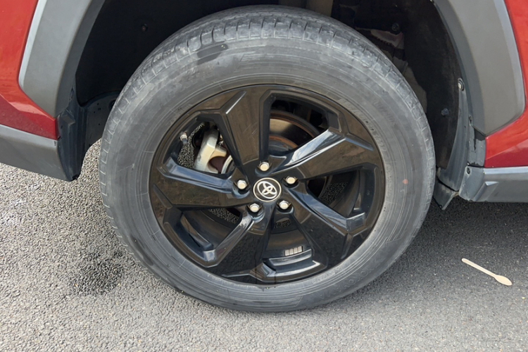 Toyota RAV4 2020 car image #10