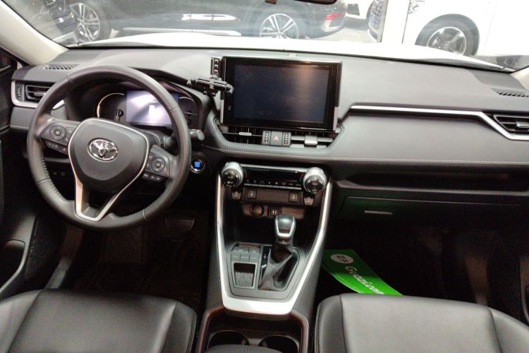 Toyota RAV4 2023 car image #10