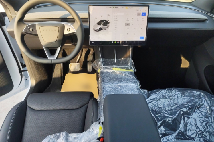特斯拉 Model Y L 2025 汽车图片 #10