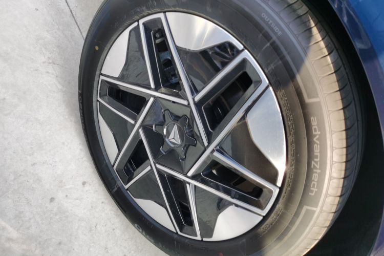 Deepal S09 2025 car image #10