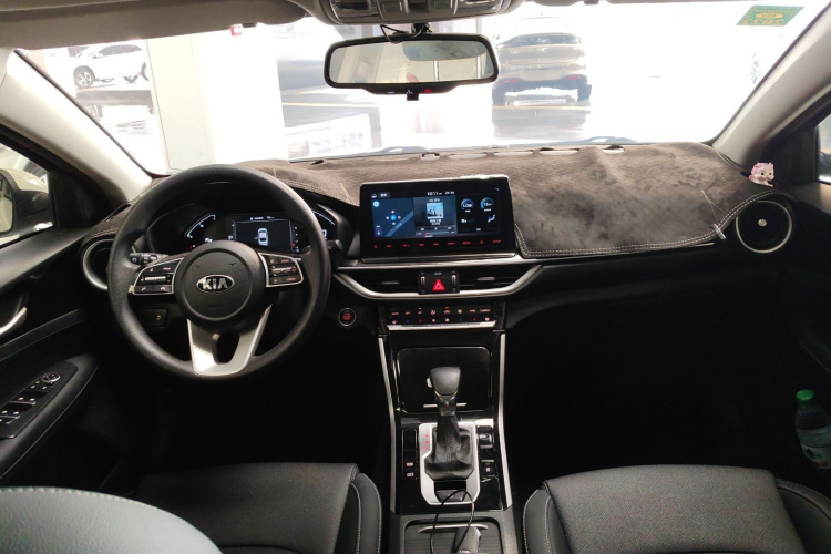 Kia K3 2020 car image #10