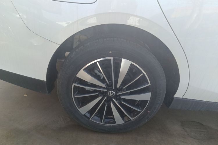 Changan EadoPHEV 2025 imagem de carro #10