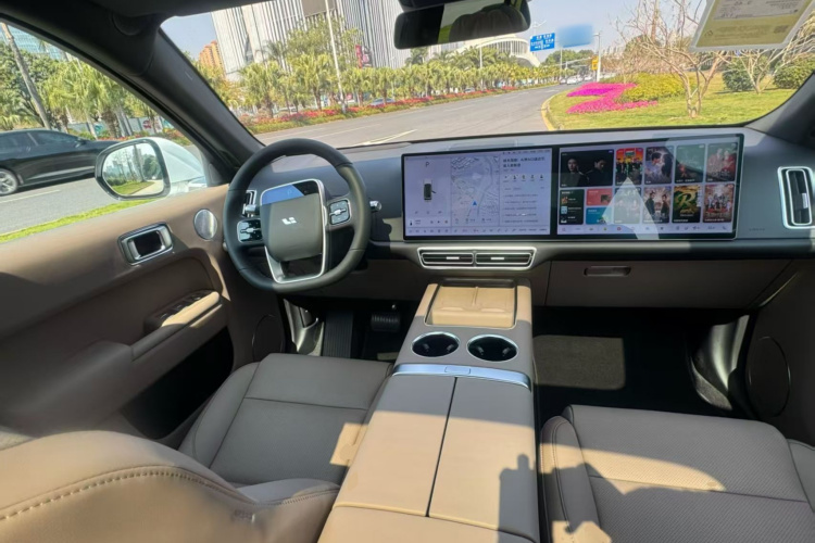 Li 2025 immagine di auto #10