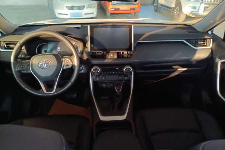 Toyota RAV4 2022 car image #10