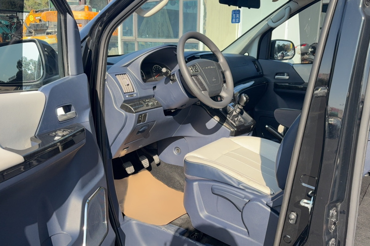 Forthing Lingzhi PLUS 2023 car image #10