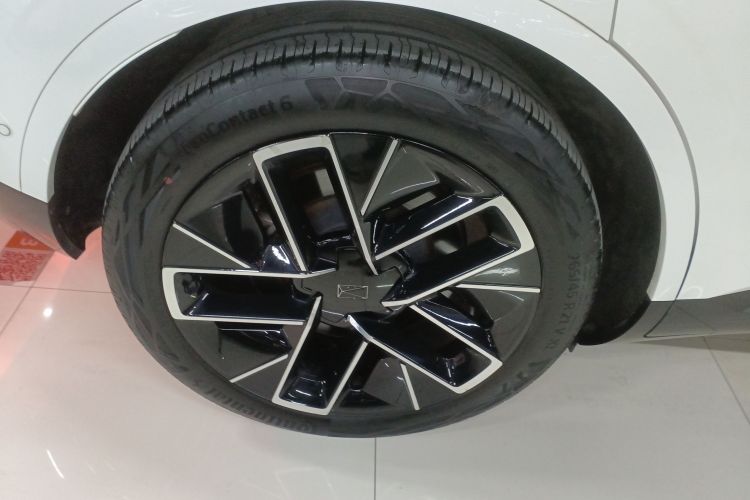 Avatr 11 2023 #10 Avatr 11 2023 car image #10