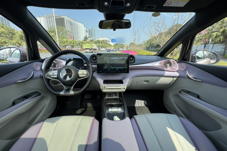 BYD Dolphin 2023 car image #10